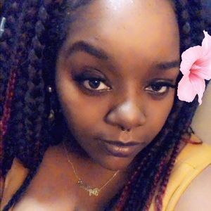 Meet your Posher, Latanya